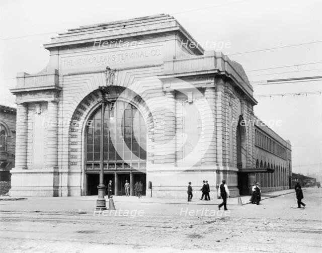 Terminal station, New Orleans, La., between 1910 and 1920. Creator: Unknown.