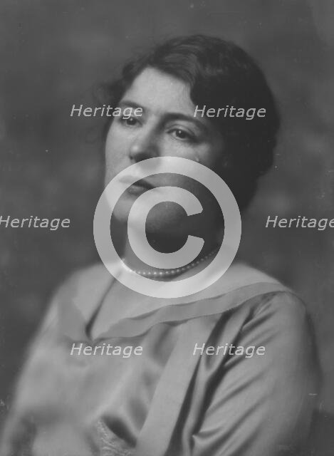 Garrick, Yvonne, Miss, portrait photograph, 1916. Creator: Arnold Genthe.