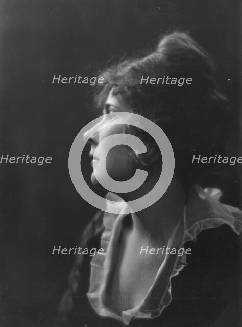 Ormond, Maria, Miss, portrait photograph, between 1917 and 1921. Creator: Arnold Genthe.