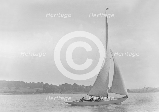 The 6 Metre sailing yacht 'Victoria' (K5), 1921. Creator: Kirk & Sons of Cowes.