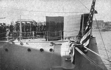 'Le "Soldat Inconnu" Americain; au Havre: le transport du cercueil a bord de l' "Olympia"..., 1921 Creator: Unknown.