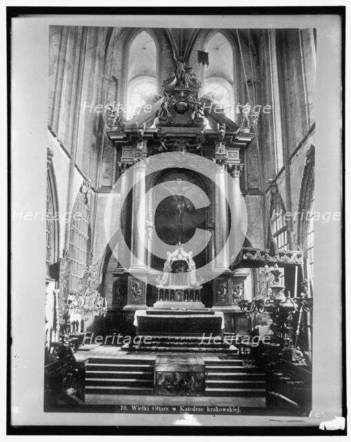 Wielki Oltarz w Katredrze krakowskiej, between 1910 and 1920. Creator: Harris & Ewing.