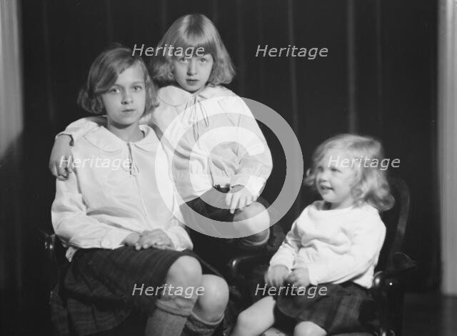 Silo, James P., Mr., children of, portrait photograph, 1927 Creator: Arnold Genthe.