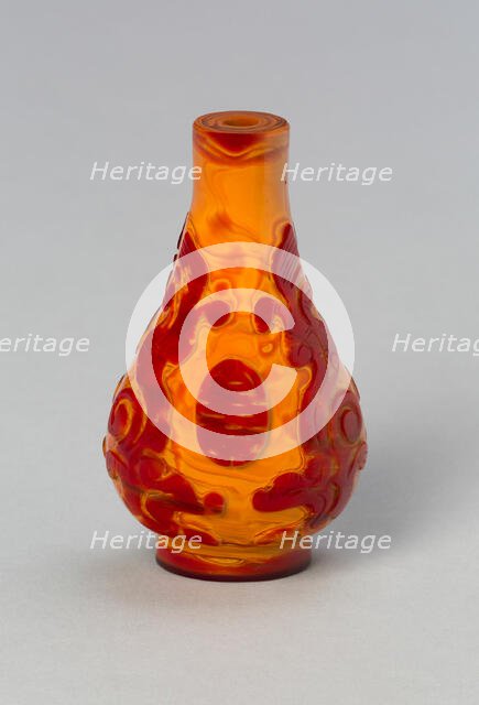 Pear-Shaped Snuff Bottle with Stylized Dragons and Stylized "Shou"..., Qing dynasty, 1730-1800. Creator: Unknown.