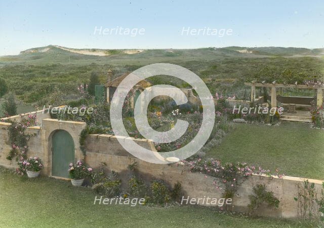 "Gray Gardens," Robert Carmer Hill house, Lily Pond Lane, East Hampton, New York, c1914. Creator: Frances Benjamin Johnston.