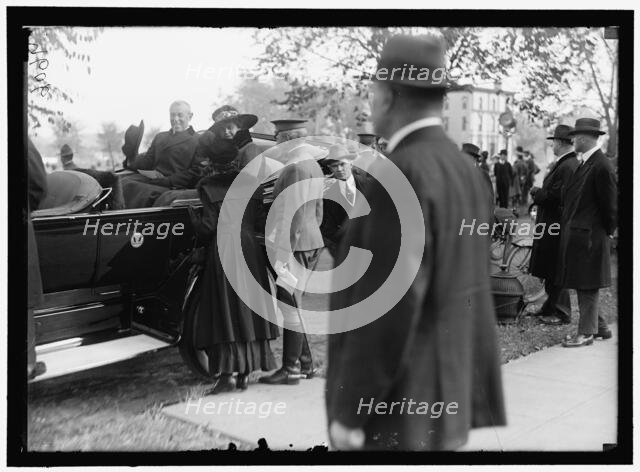 Woodrow Wilson and wife (Edith Bolling Wilson) in back seat of automobile, between 1916 and 1918. Creator: Harris & Ewing.