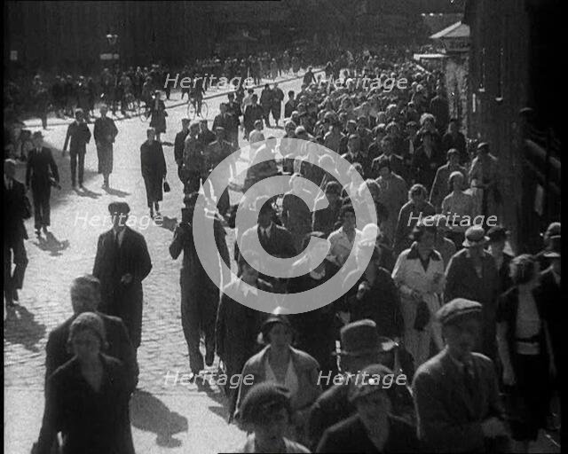 Large Crowd Walking Towards the Camera, 1933. Creator: British Pathe Ltd.