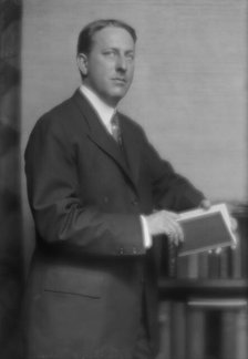 Slosson, Mr., portrait photograph, 1912 Aug. 1. Creator: Arnold Genthe.
