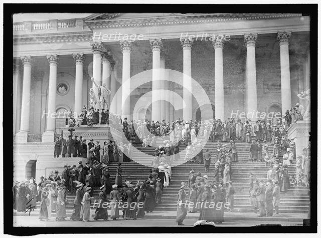 Capitol, U.S. group on steps, between 1913 and 1917. Creator: Harris & Ewing.