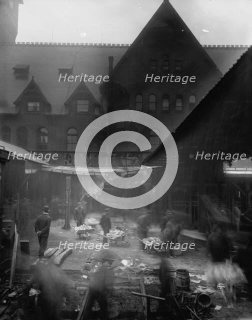 Accident at M.C.R.R. depot, Nov. 12th, 1906, Detroit, Mich., 1906 Nov 12. Creator: Unknown.