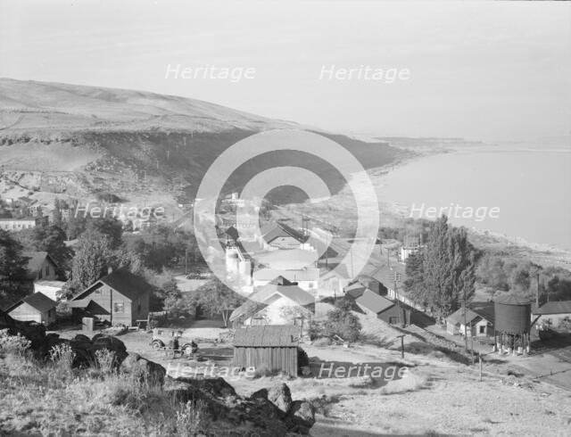 The town of Arlington, Oregon, on the Columbia River, 1939. Creator: Dorothea Lange.