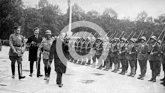 Friedrich Ebert (1871-1925) inspecting the troops, Germany, 1922. Artist: Unknown