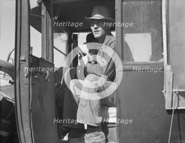 Carrot pullers from Texas in California, 1937. Creator: Dorothea Lange.