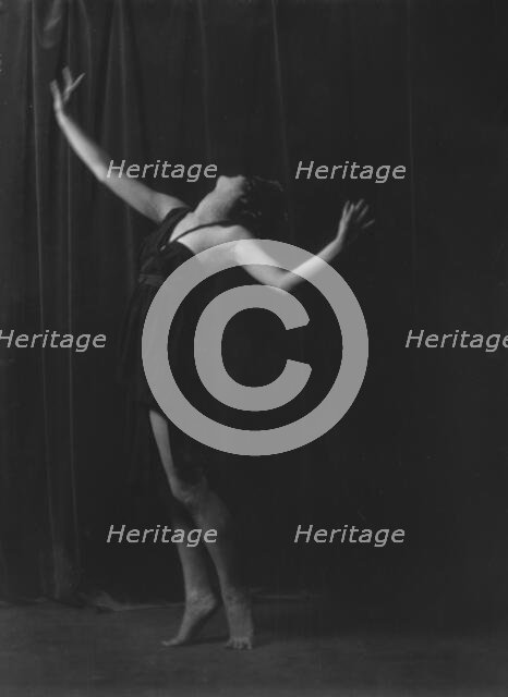 Isadora Duncan dancer, between 1915 and 1923. Creator: Arnold Genthe.