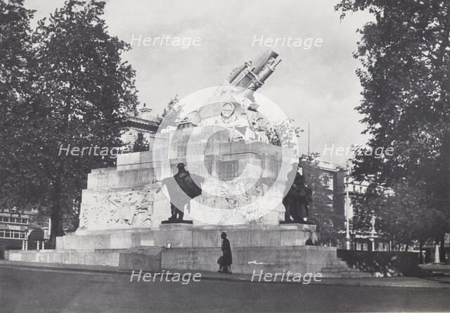 Royal Artillery Memorial. From the album: Photograph album - London, 1920s. Creator: Harry Moult.