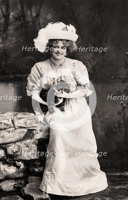 Marie Studholme (1875-1930), English actress, 1900s.Artist: Foulsham and Banfield