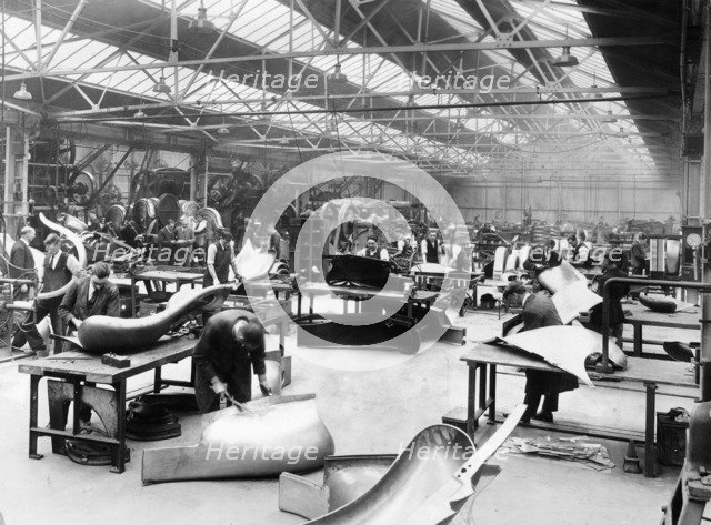 Workers in the Vauxhall factory, Luton, Bedfordshire, 1935. Artist: Unknown