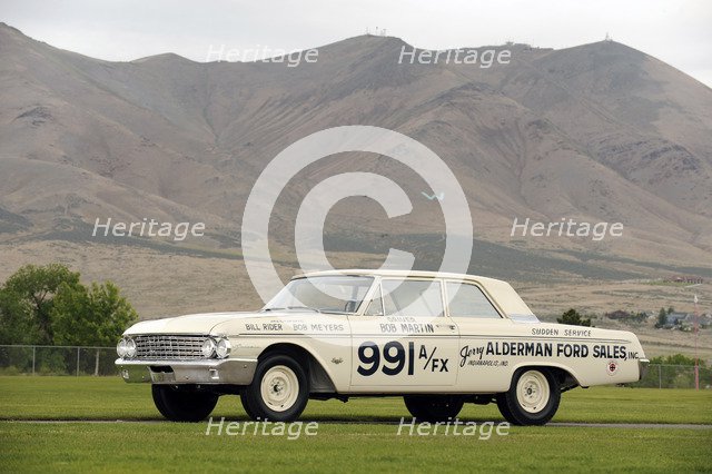 Ford Galaxie 500 race car 1962. Artist: Simon Clay.