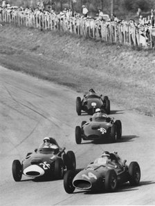 Italian Grand Prix 1958, Moss in Vanwall leads Hawthorn's Ferrari. Creator: Unknown.