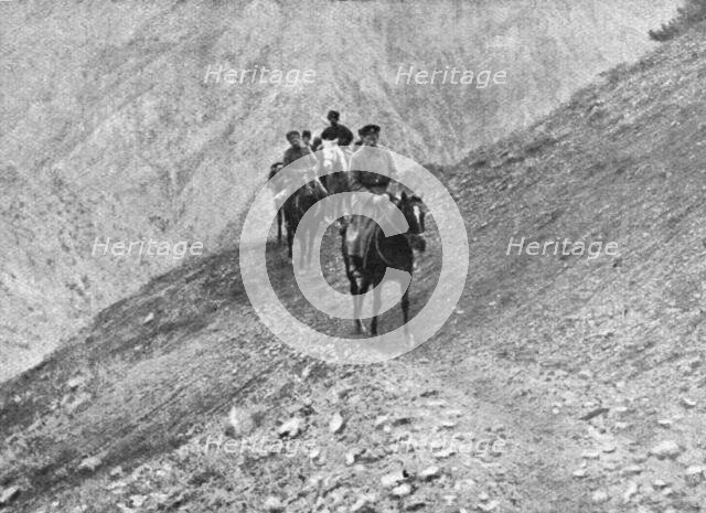 ''Apres Trebizonde; Une reconnaissance russe dans les montagnes du Kop-Dagh', 1916 (1924) Creator: Unknown.