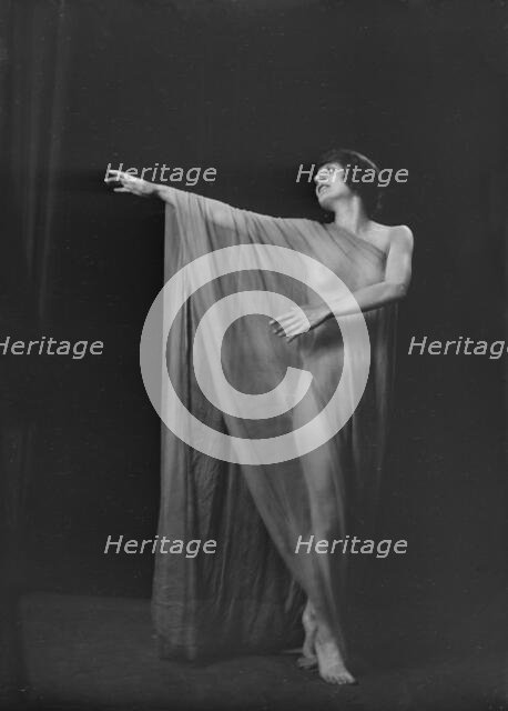 Isadora Duncan dancer, between 1915 and 1923. Creator: Arnold Genthe.