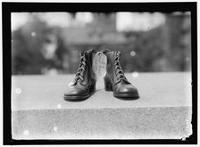 Shoes, between 1909 and 1914. Creator: Harris & Ewing.