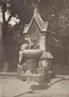 The fountain, Lincoln's Inn. From the album: Photograph album - London, 1920s. Creator: Harry Moult.