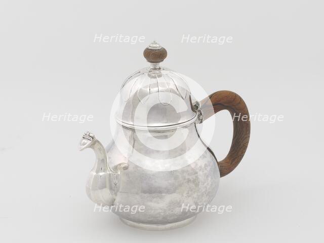 Teapot, 1715/25. Creator: Jacob Marius Groen.