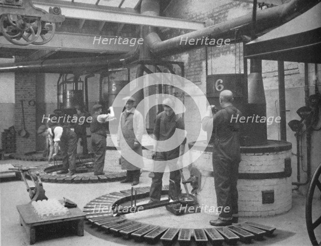 'Making Fryotype Printing Metal in the London Foundry', 1919. Artist: Unknown.
