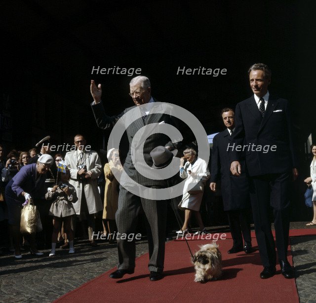 King Gustaf VI Adolf of Sweden arrives in Helsingborg, Scania, 1972. Artist: Unknown