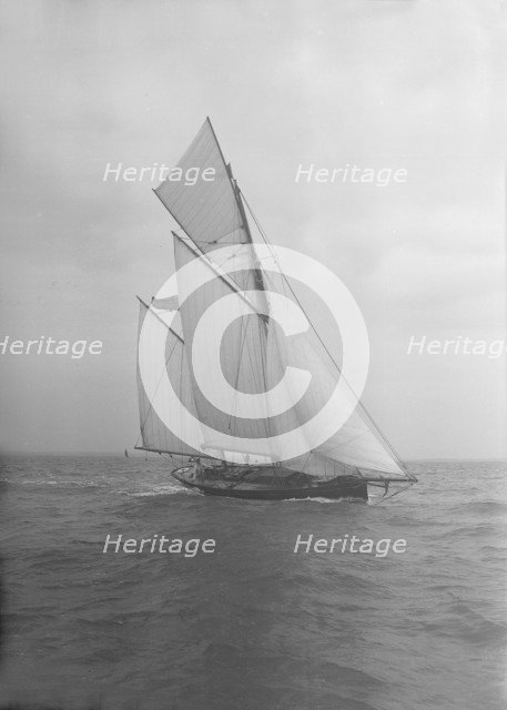 The ketch 'Corinda' under sail. Creator: Kirk & Sons of Cowes.