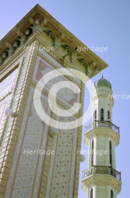 Othman Mosque, Hawalli, Kuwait.  Artist: Tony Evans