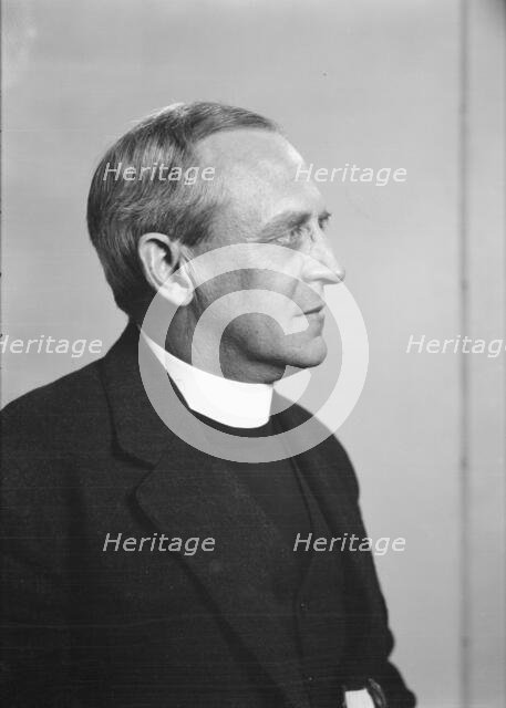 Silver, Percy, portrait photograph, 1924 Apr. Creator: Arnold Genthe.