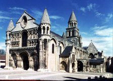 General view of the church of Notre-Dame La Grande de Poitiers.