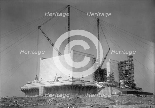 Lincoln Memorial - Under Construction, 1915. Creator: Harris & Ewing.