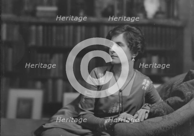 Mrs. S. Reilly, portrait photograph, 1918 Mar. 4. Creator: Arnold Genthe.