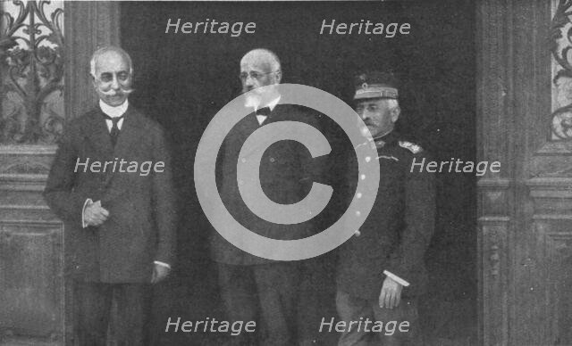 'Les evenements de Grece; Les "triumvirs" a Salonique: l'amiral Coundouriotis, M. Venizelos..., 1916 Creator: Unknown.