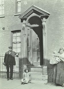 112 Watergate Street, Deptford, London, 1911. Creator: Unknown.