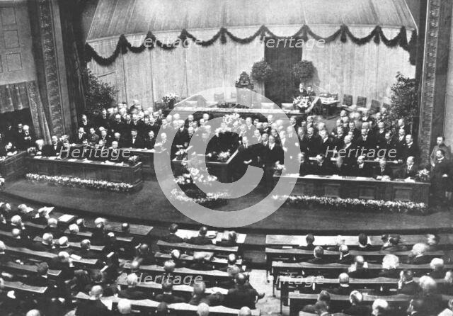 'La Nouvelle Europe; la constituante Allemande; Premiere séance solennelle de l'Assemblee..., 1919. Creator: Unknown.