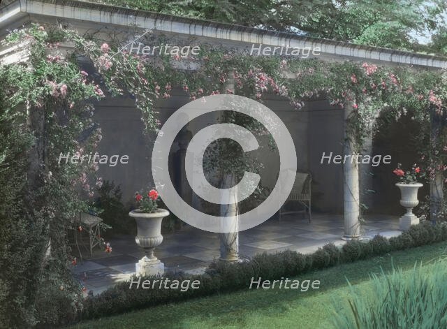 "Chatham," Colonel Daniel Bradford Devore house, 120 Chatham Lane, Fredericksburg..., 1927. Creator: Frances Benjamin Johnston.