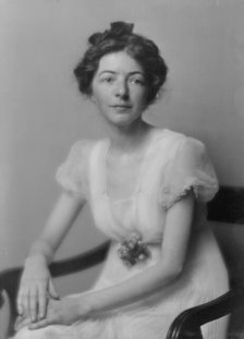 Cushing, Jessie H., Miss, portrait photograph, 1916 Apr. 11. Creator: Arnold Genthe.