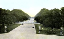 Gardens of Hampton Court Palace, London, 20th Century. Creator: Unknown.