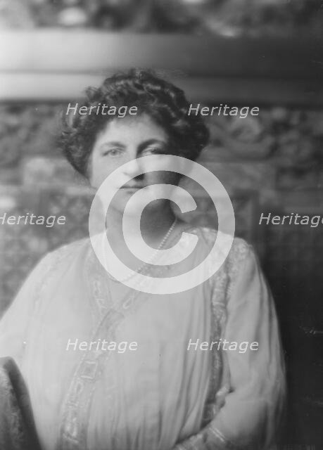 Mrs. William Carroll, portrait photograph, 1918 Feb. 2. Creator: Arnold Genthe.