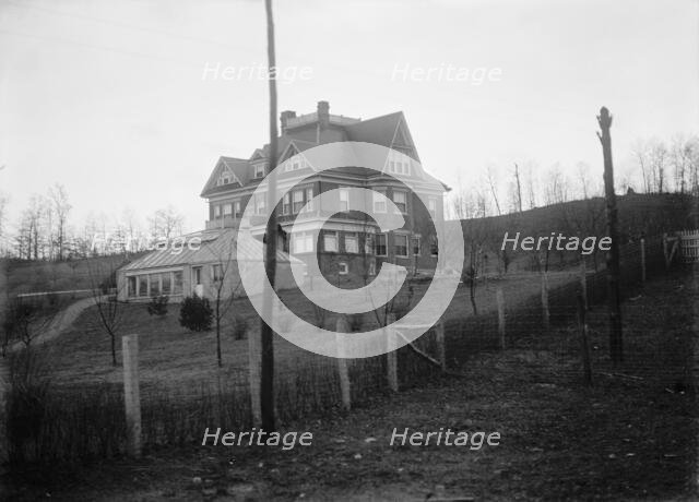 Feud - Scenes in Virginia Mountain Town at Trial After Feud, 1912. Creator: Harris & Ewing.