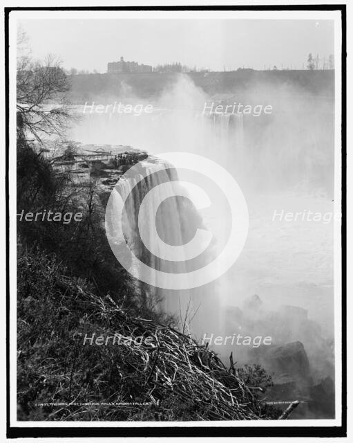 Tarrapin i.e. Terrapin Point, Horseshoe Falls, Niagara Falls, N.Y., c.between 1900 and 1910. Creator: Unknown.