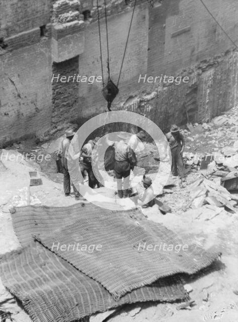 New York City views, between 1927 and 1938. Creator: Arnold Genthe.