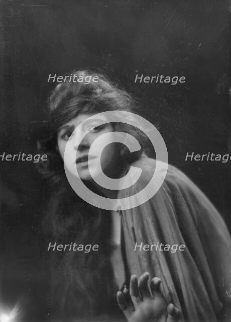 Miss Margaret La Rue, portrait photograph, 1919 May 5. Creator: Arnold Genthe.