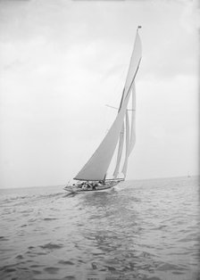 The 15 Metre 'Paula III' sailing close-hauled, 1913. Creator: Kirk & Sons of Cowes.