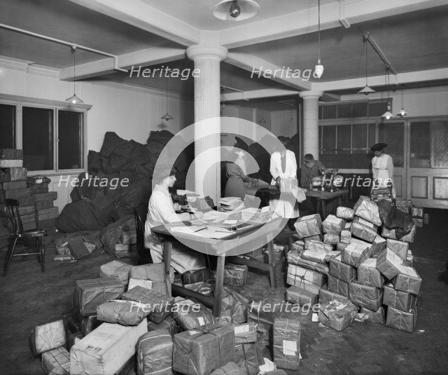 The Canadian Red Cross Society, 15A Pall Mall, Westminster, London, January 1917.  Artist: H Bedford Lemere.