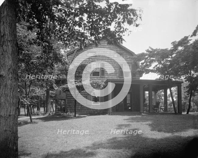 Exterior view of house, end view, Mrs. Robert Hoe,Jr., Port Washington, N.Y., between 1900 and 1910. Creator: Unknown.